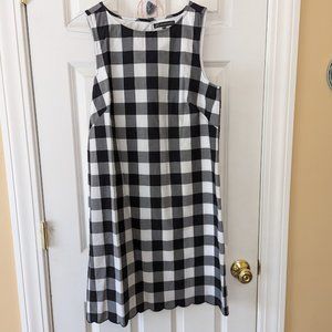 ADRIANNA Papell Black and White Sleeveless Sheath Dress, size 8